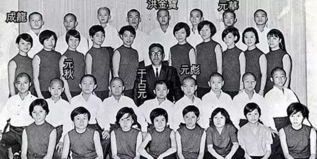 成龙幕后电影动作设计图_成龙幕后电影动作设计师是谁_成龙的动作设计与电影幕后