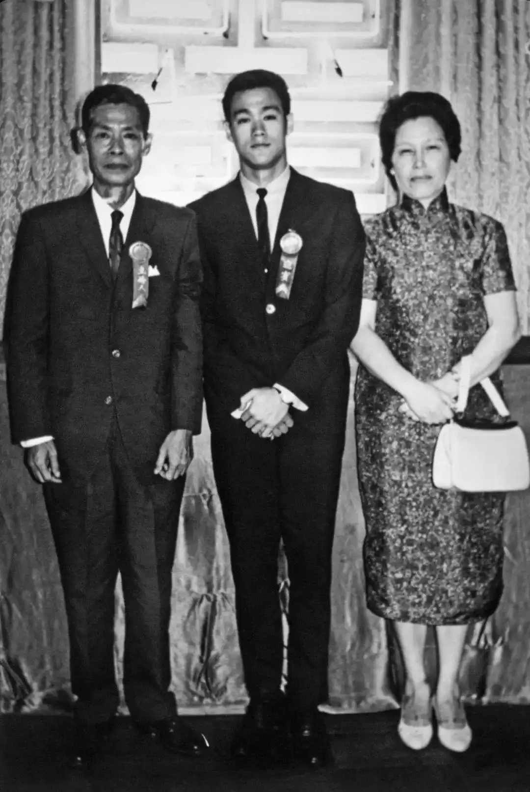 李小龙的演艺生涯与成就_李小龙电影成就_演艺生涯李小龙成就是什么