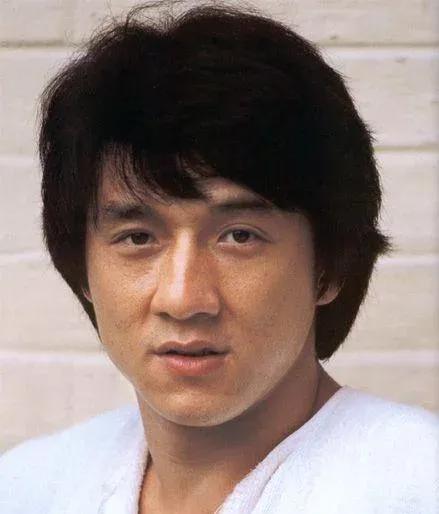 李小龙电影成就_李小龙的表演者_李小龙的演艺生涯与成就
