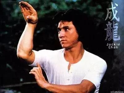 李小龙的演艺生涯与成就_李小龙的表演者_李小龙电影成就