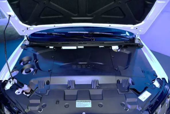 宾利suv电动汽车_宾利电动越野车suv报价_宾利的电动汽车未来：探索全新领域