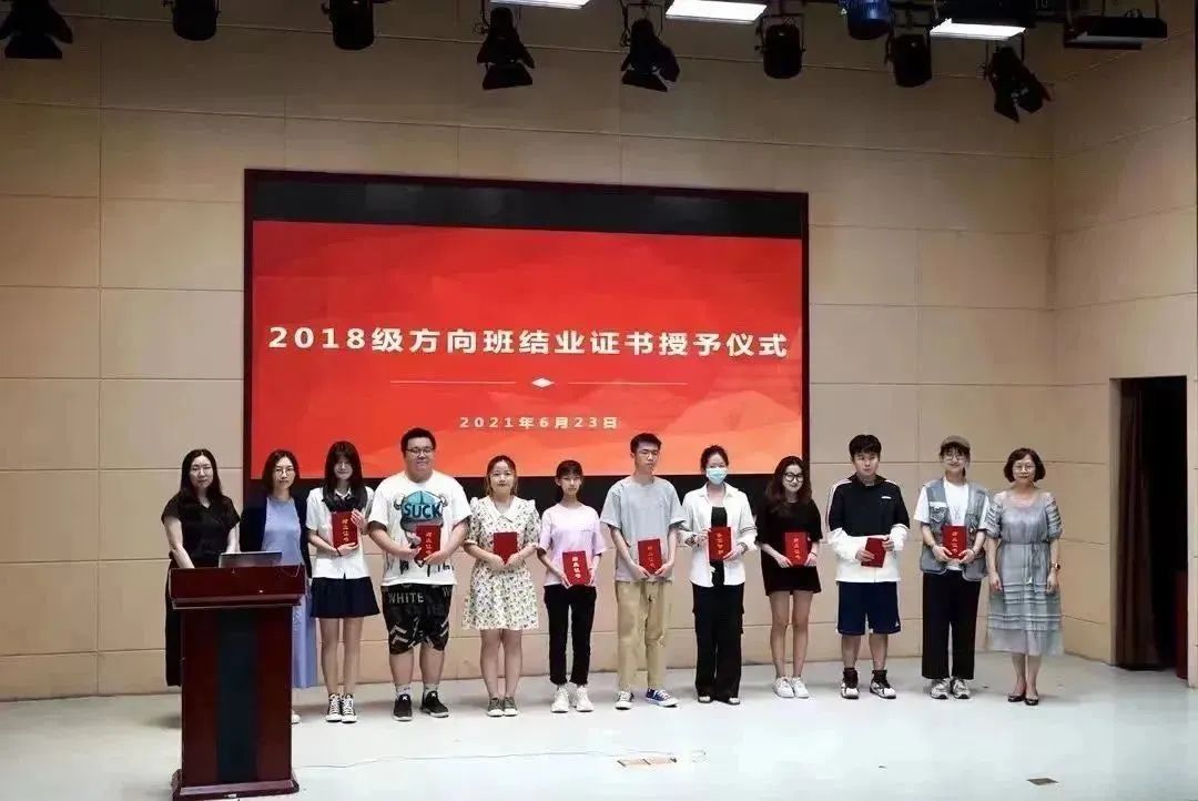 李宇春国际影响力_李宇春音乐会_李宇春参与文化交流活动，推动中外音乐合作
