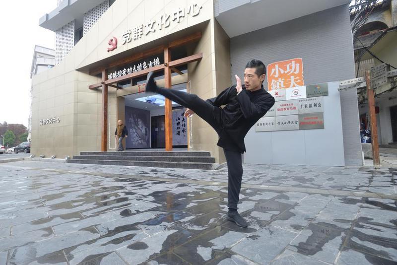李小龙谈传统武术_李小龙武术的终极目的_李小龙与中国武术的结合