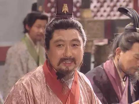 周瑜的忠诚与对孙权的支持_孙权周瑜忠诚支持谁_孙权信任周瑜